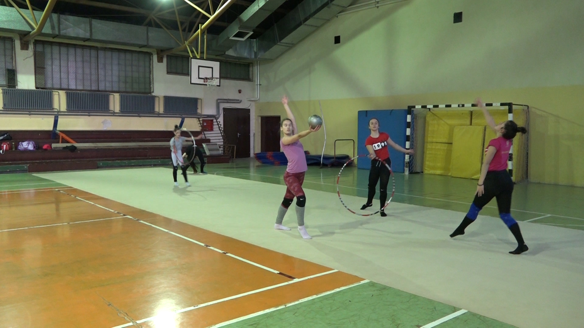 Članice Gimnastičkog kluba Paraćin treniraju i prepremaju se za prva takmičenja u 2021. godini
