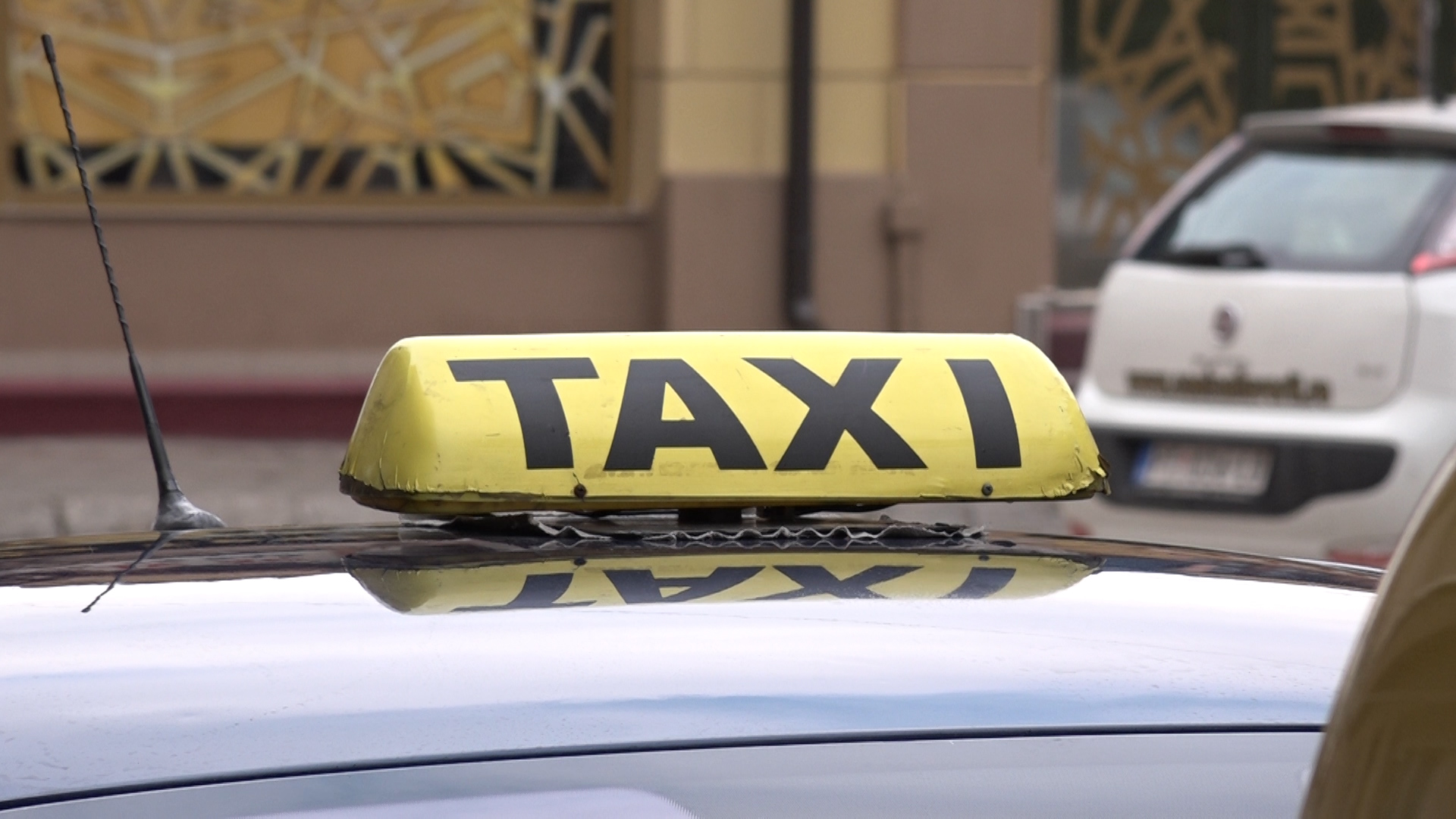 Kako se paraćinski taksisti snalaze u doba epidemije