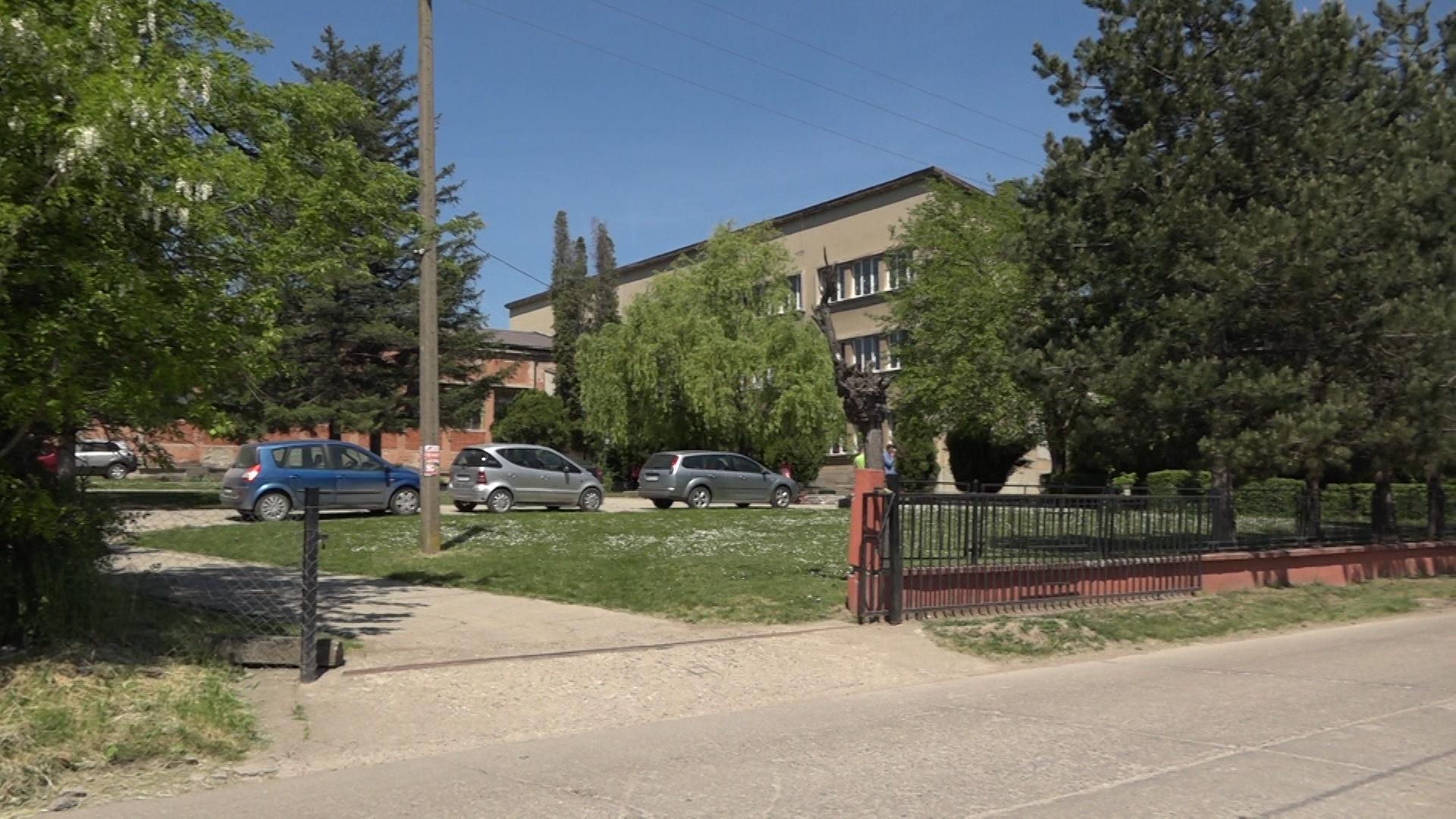 OŠ „Branko Radičević“ u Popovcu i biblioteka u ovoj školi