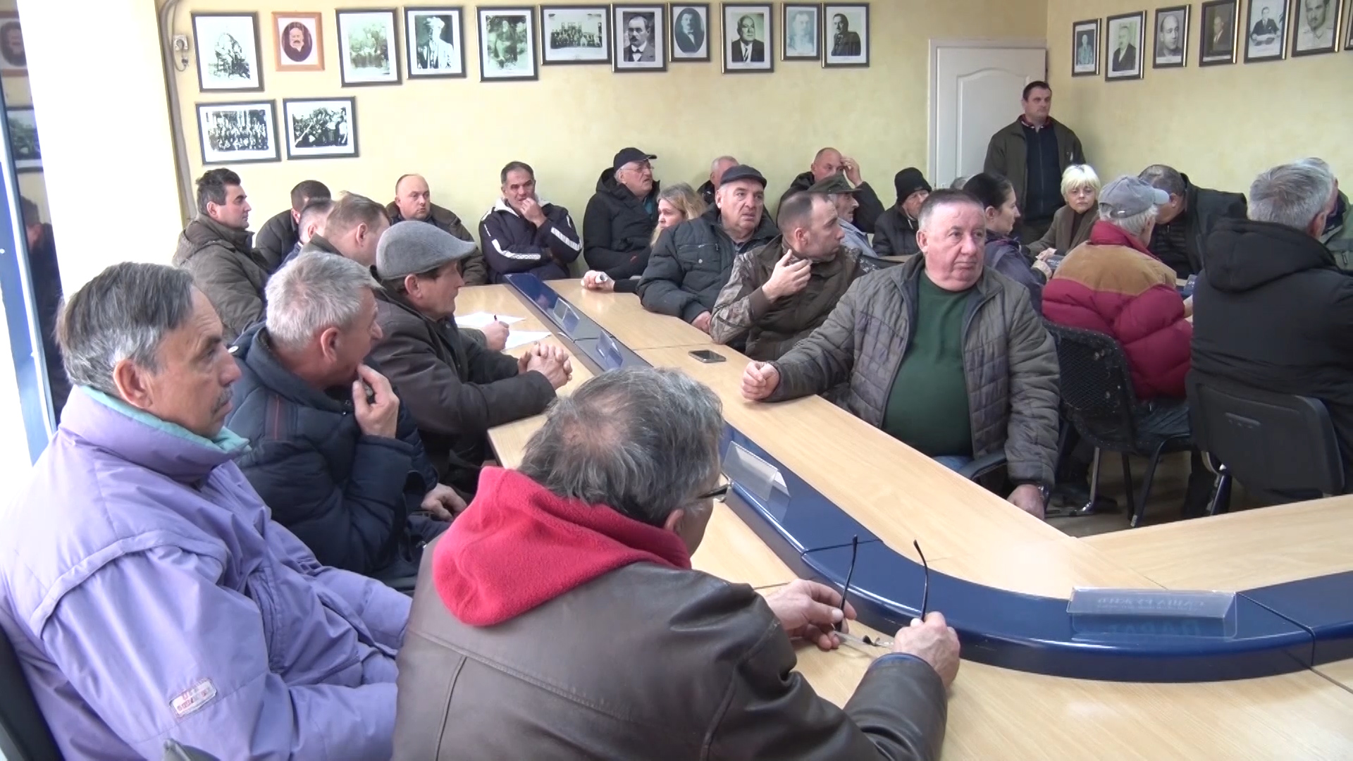 Sastanak sa poljoprivrednicima i podela potvrda za kukuruz u Opštini