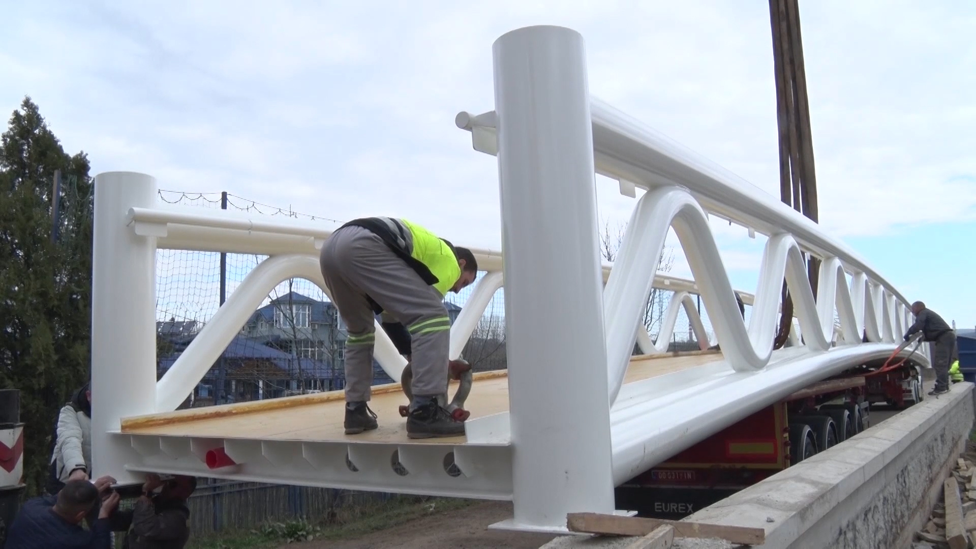 Postavljen novi pešački most kod bazena Prestiž
