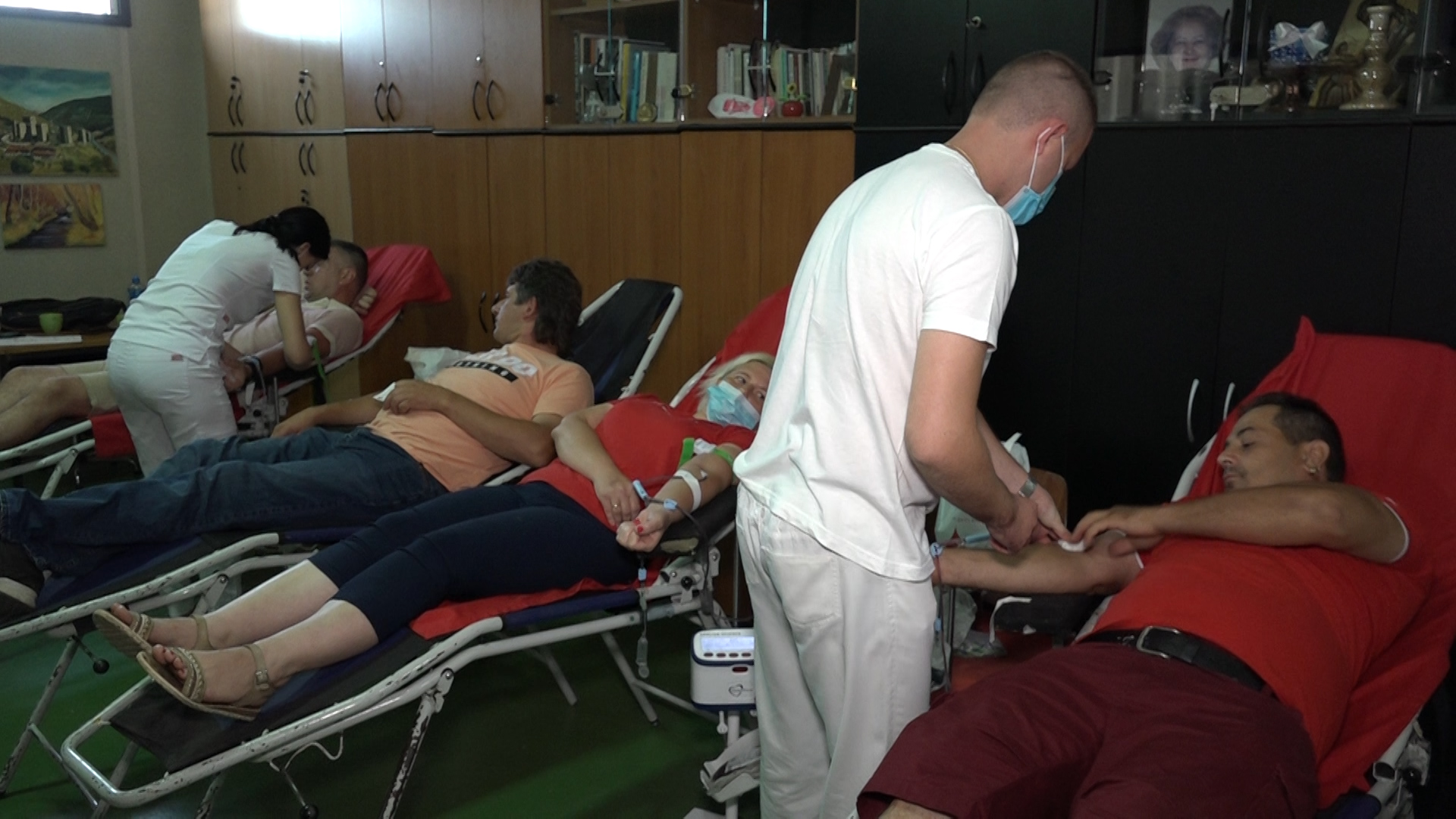 Akcija dobrovoljnog davanja krvi za povređenog dečaka na železničkoj stanici u Paraćinu