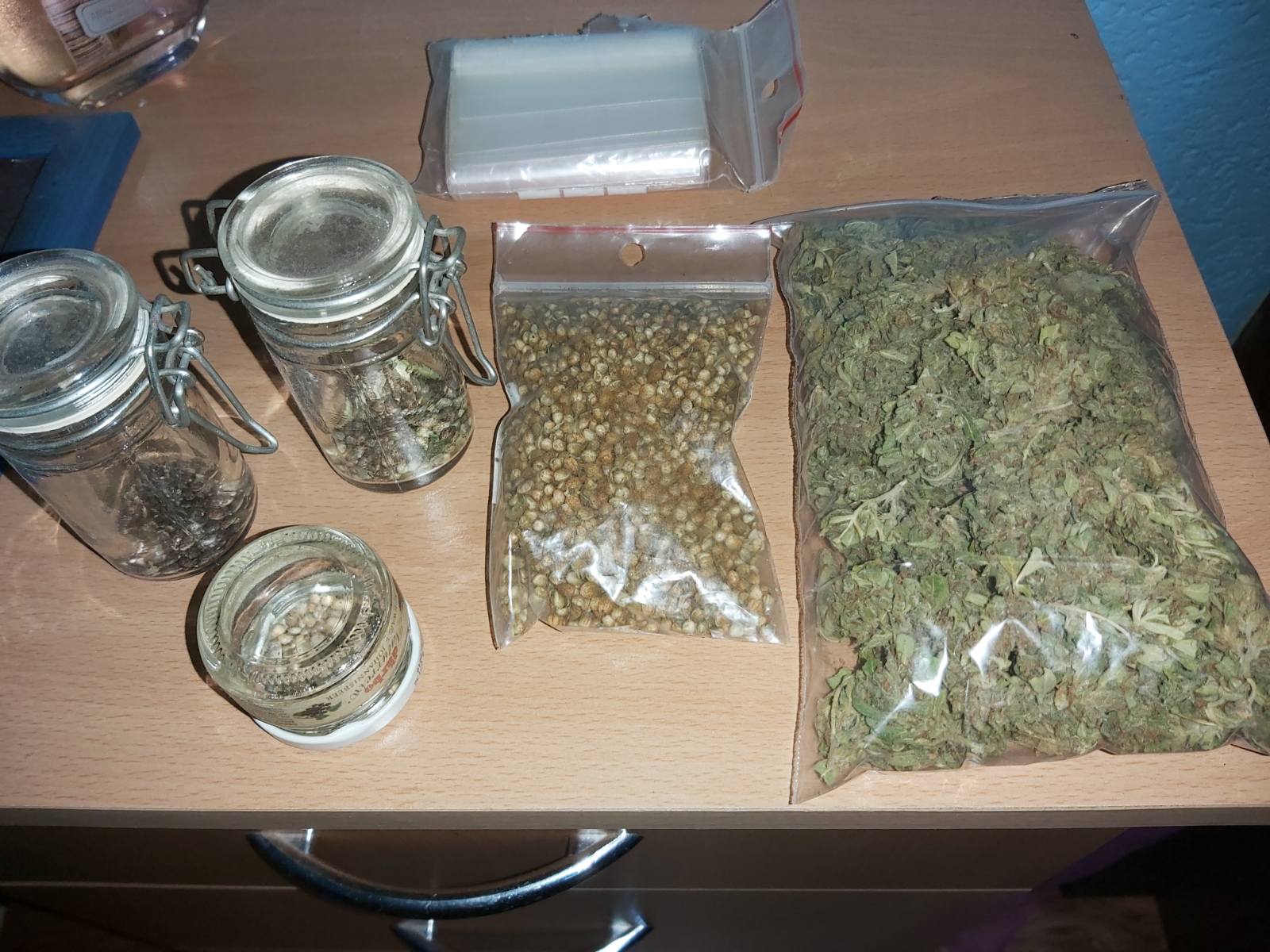 Uhapšen Jagodinac u čijoj kući je policija pronašla skoro 3,5 kilograma marihuane
