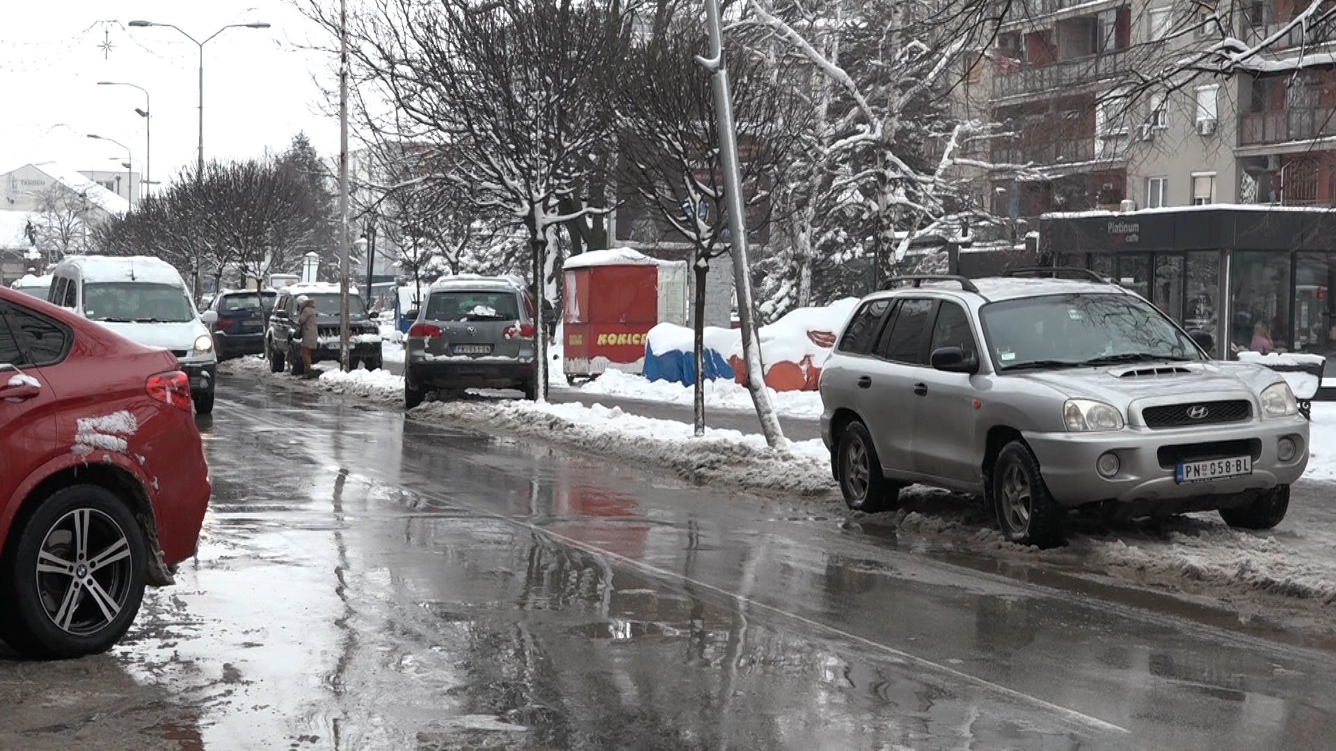 Predsednik opštine najavio rešavanje problema nepropisnog parkiranja automobila u Paraćinu