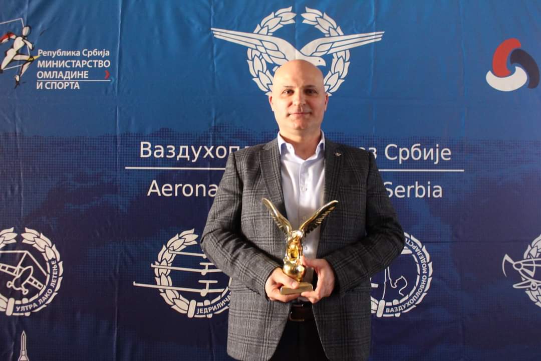 Pilot Aero kluba „Naša krila“ Aleksandar Godić dobitnik statue „Zlatni Orao“
