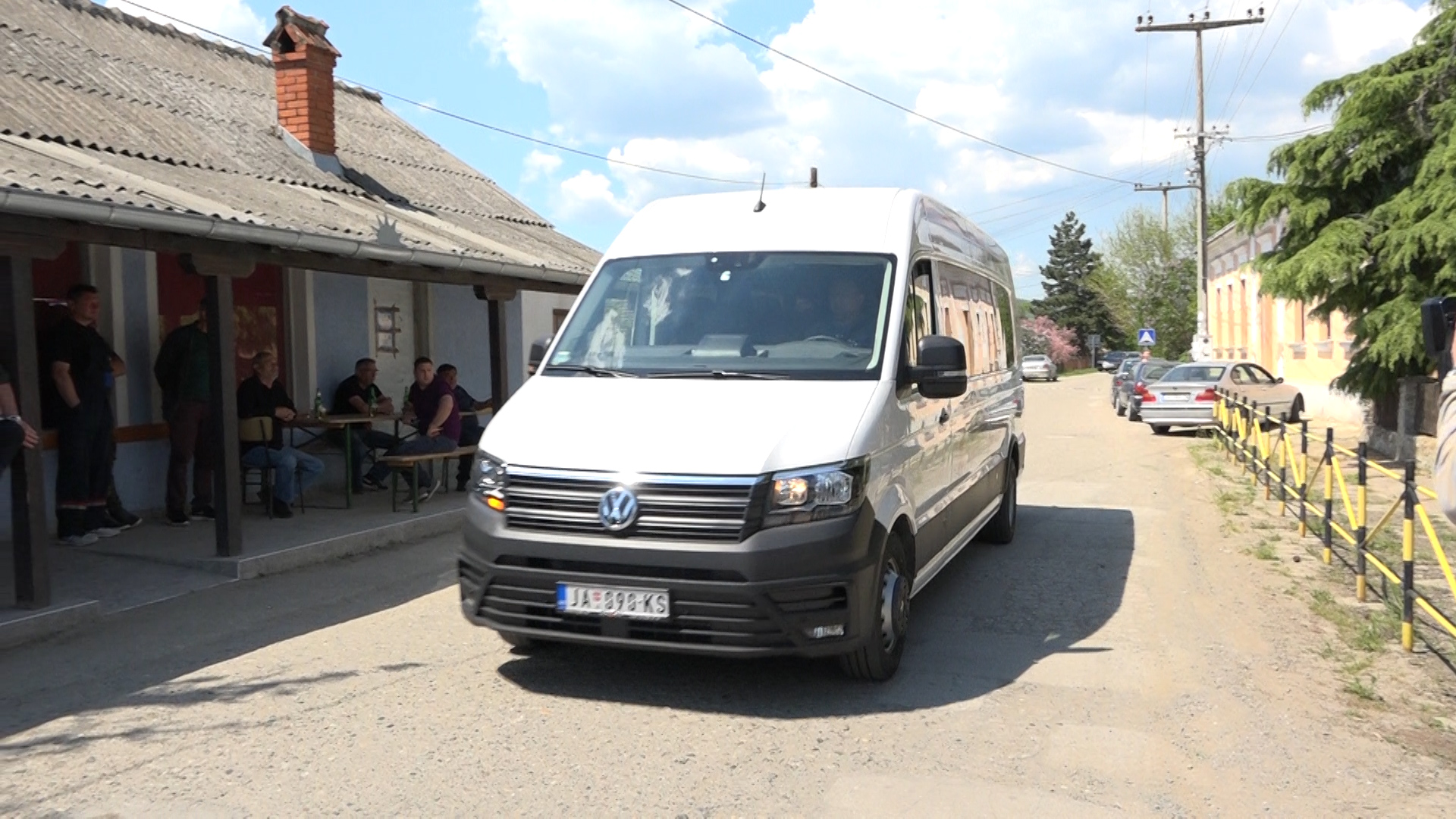 Ministarstvo za brigu o selu poklonilo minibus opštini Rekovac