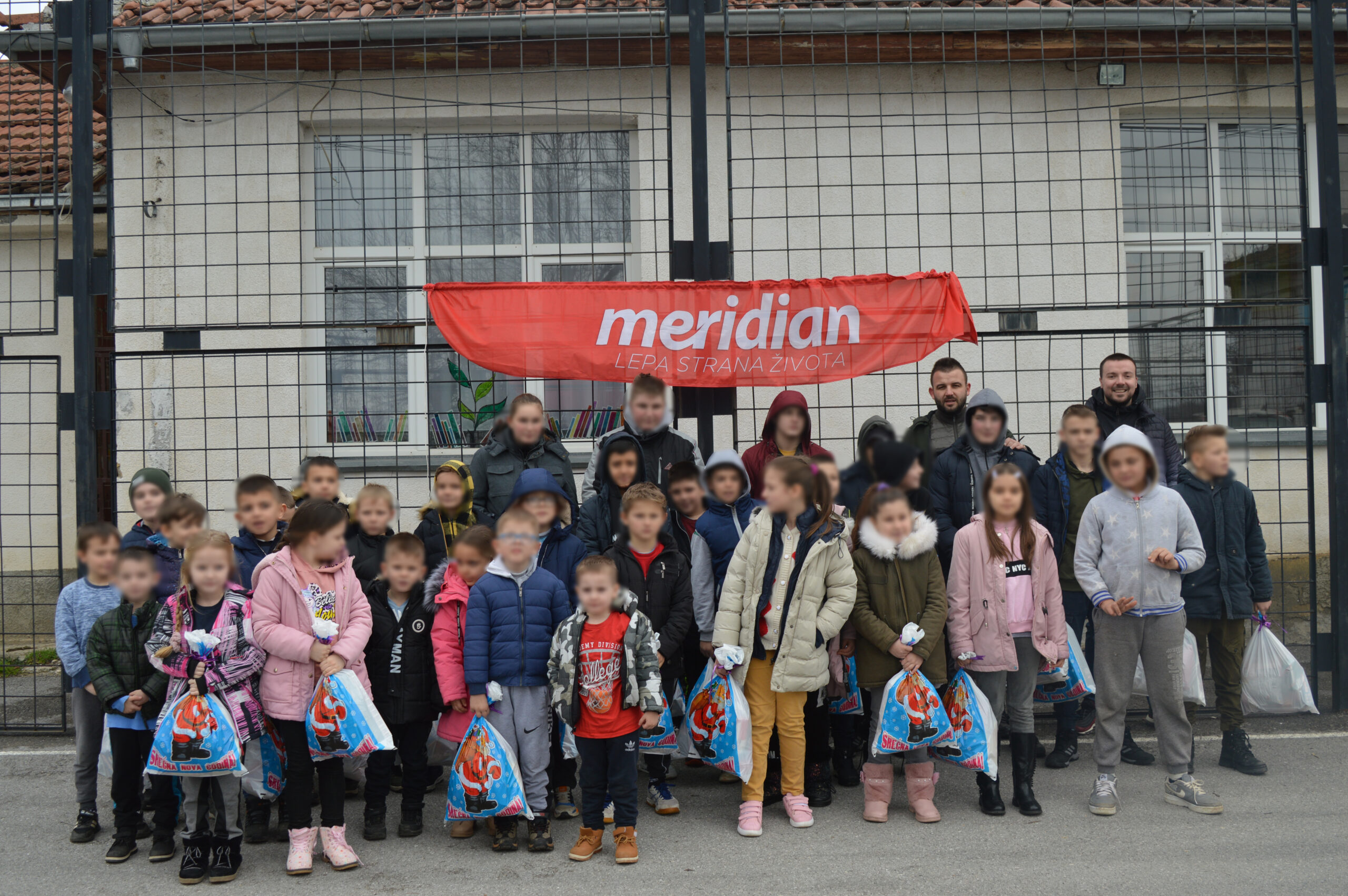 VIŠEGODIŠNJA TRADICIJA SE NASTAVILA: Školska slava i Dan solidarnosti obeleženi novom posetom Meridianbeta Kosovu i Metohiji