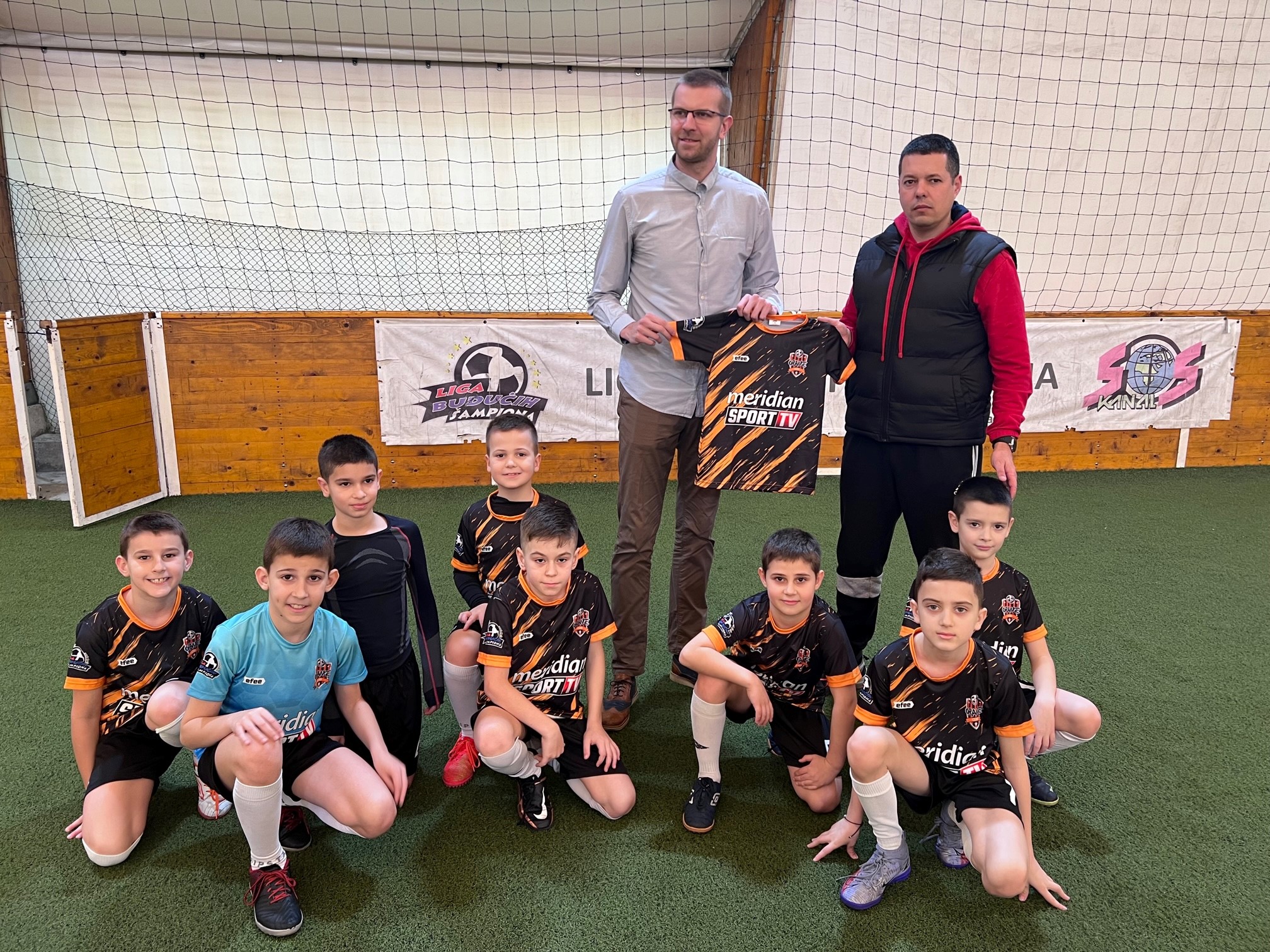 Narandžasta je boja budućih šampiona – Meridian Sport donacijom sportske opreme obradovao mlade fudbalske nade iz Sombora