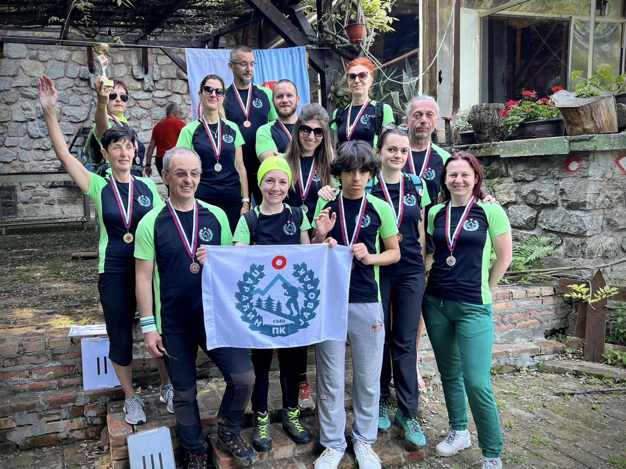 Ekipa veteranki Javorka iz Paraćina u planinarskoj orijentaciji osvojila zlato na Avali
