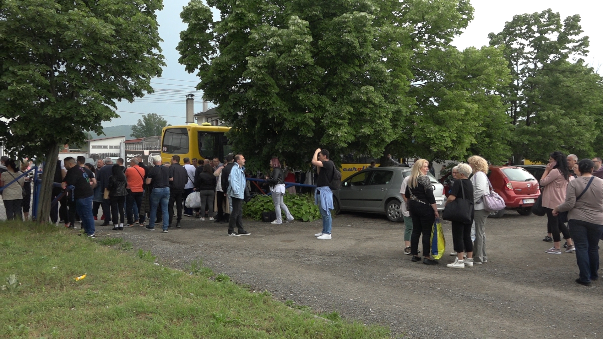 Veliki broj Paraćinaca otišao na miting u Beograd