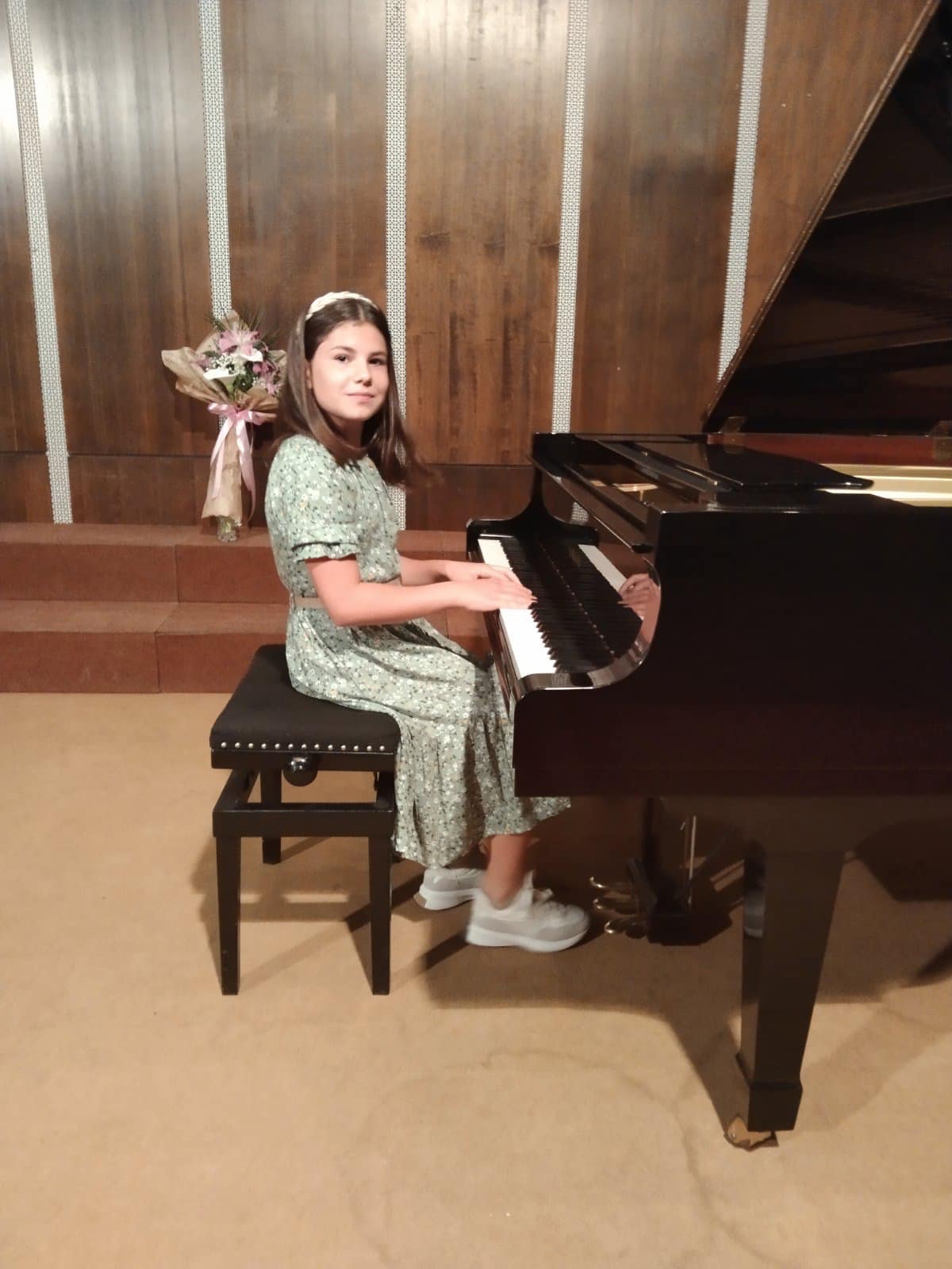 Učenica paraćinske Muzičke škole Marta Matić osvojila je prvu nagradu na Takmičenju mladih pijanista