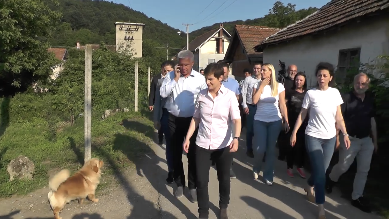 Predsednica Vlade Ana Brnabić obišla poplavljena područja u Ćićevcu