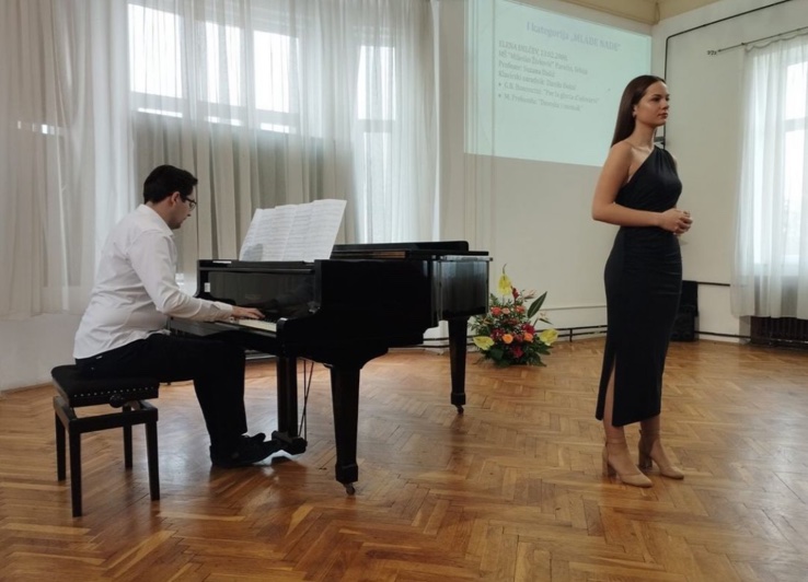 Učenica Ekonomsko-trgovinske škole Elena Delčev do trećeg mesta na takmičenju solo pevanja “Nikola Cvejić”