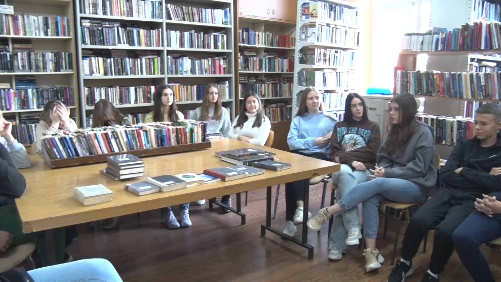 Učenici Ekonomsko-trgovinske škole posetili Narodnu biblioteku