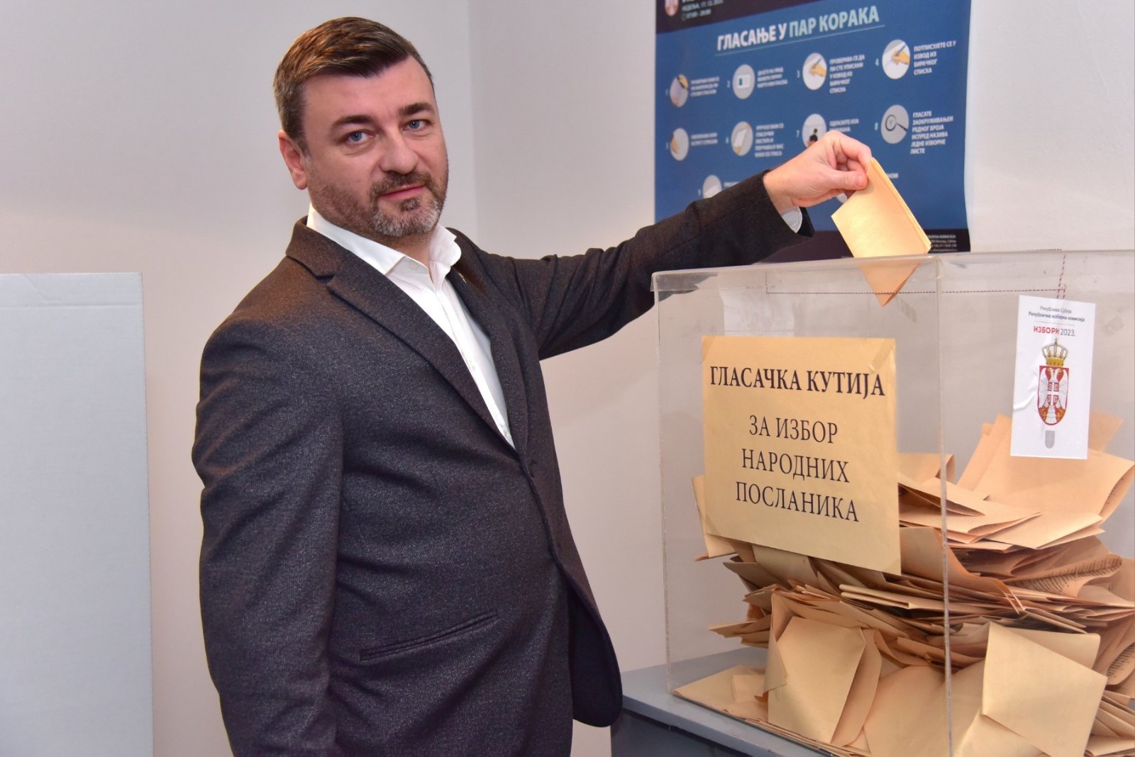 Kandidat za narodnog poslanika Ninoslav Erić glasao u Ćupriji