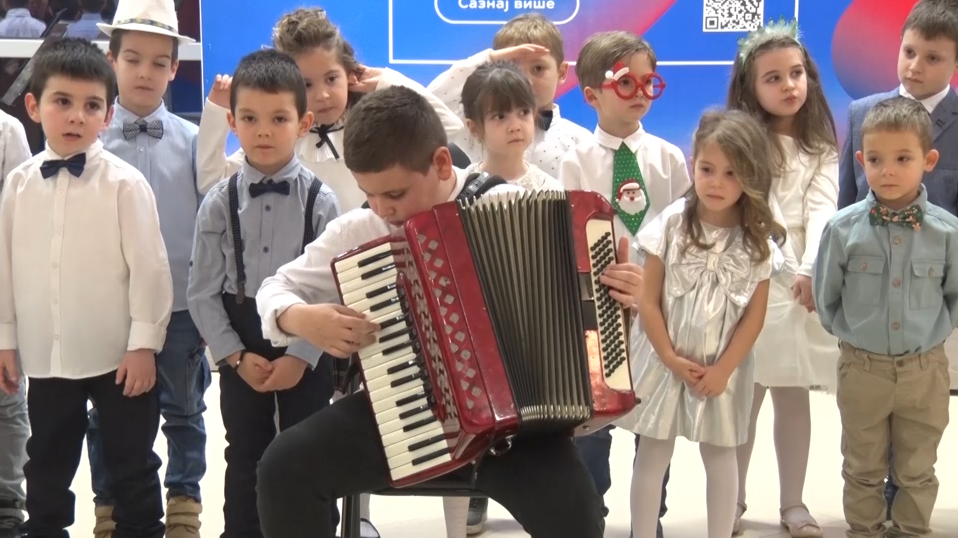 Novogodišnji koncert najmlađih polaznika Muzičke škole MIlenko Živković
