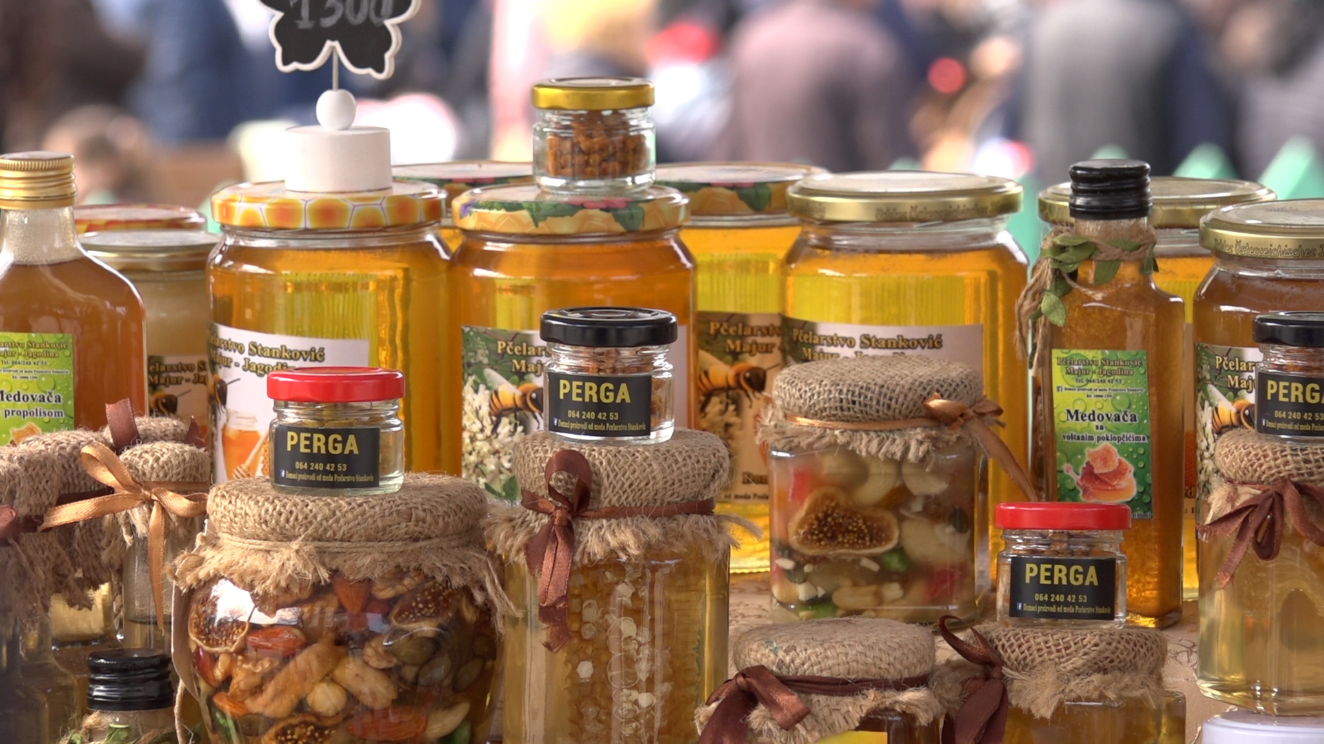 U centru Paraćina održan još jedan sajam pčelarstva i meda
