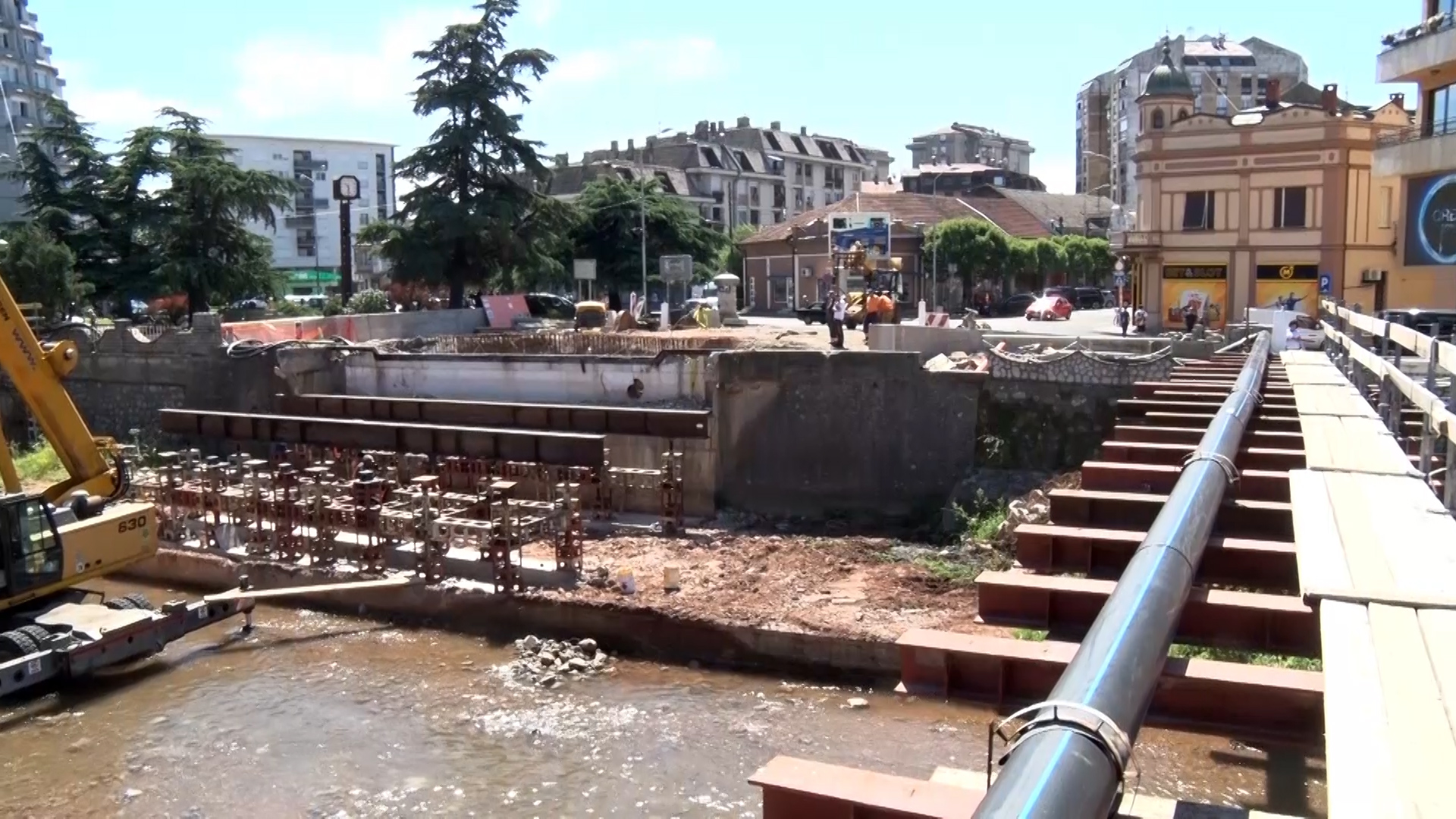 Radovi na izgradnji mosta u centru