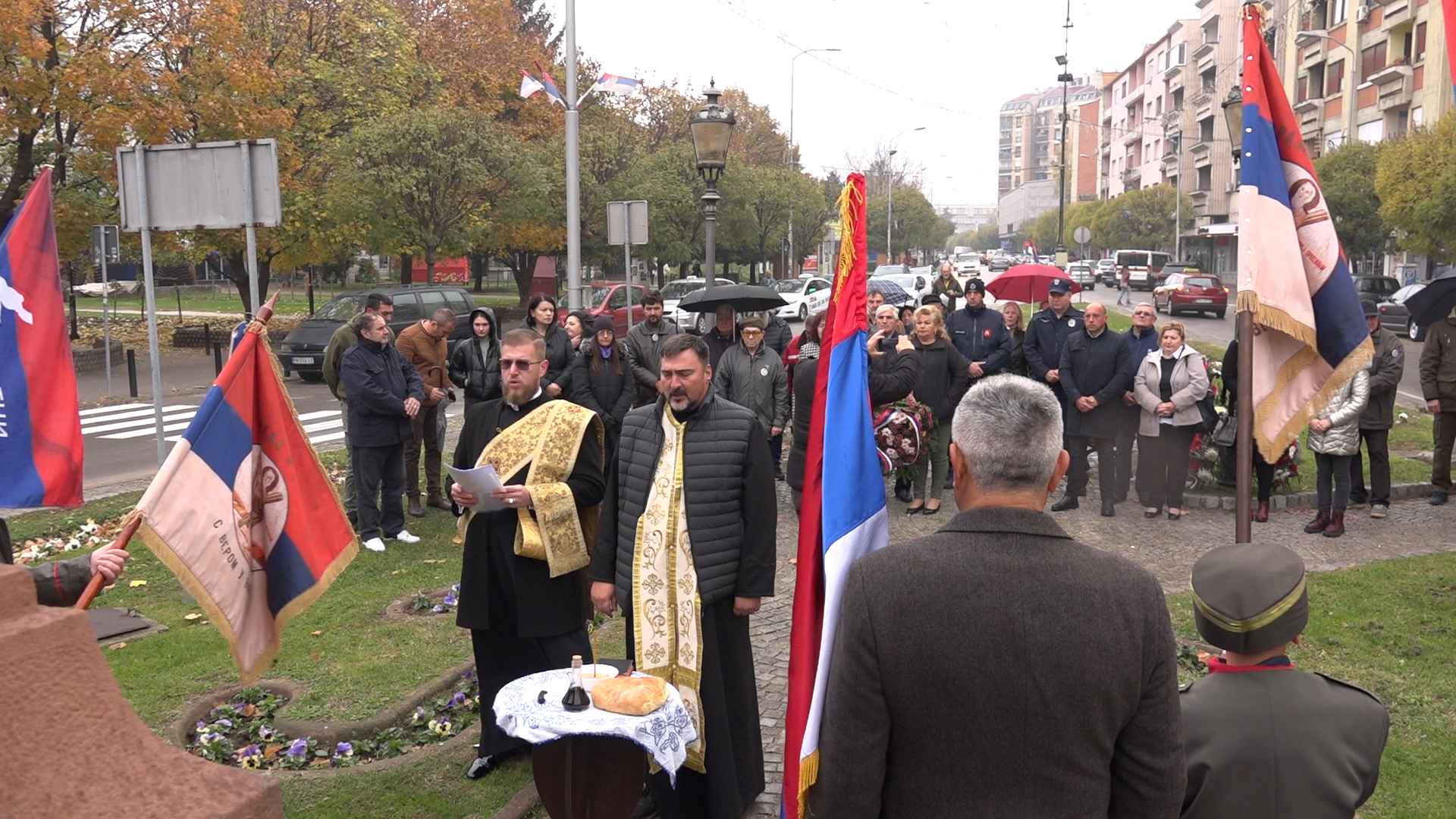 Polaganjem venaca na spomenik u centru grada obeležen Dan primirja u Prvom svetskom ratu (VIDEO)